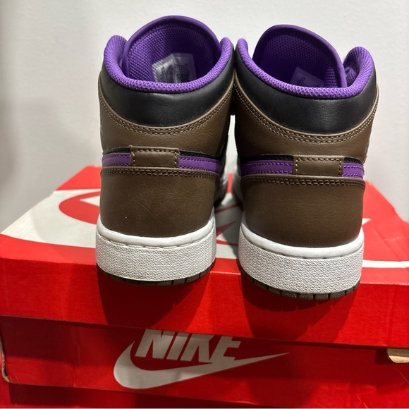 Air Jordan mid 1’s - Picture 2 of 9